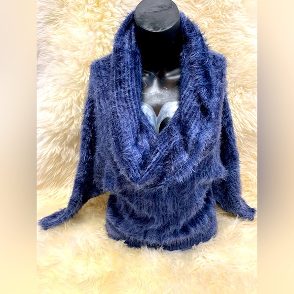 BEBE - Picture 3 of 7